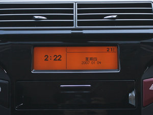 2013款1.6L 自动版 中控区