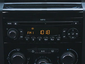 2013款1.6L 自动版 音响调节