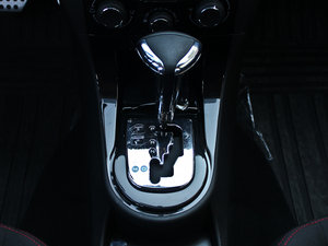 2013款1.6L 自动版 中控区