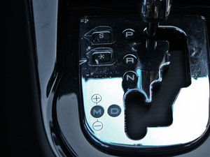 2013款1.6L 自动版 中控区