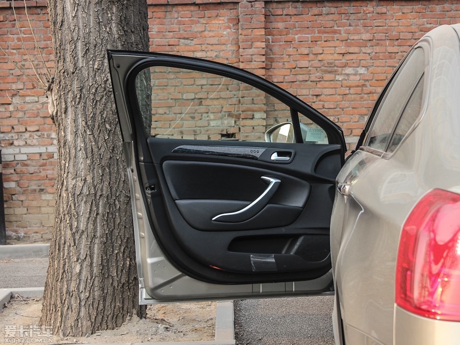 2013ѩFC5 2.3L ԄӺA