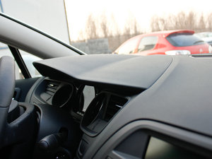 2013款2.3L 自动尊驭版 空间座椅