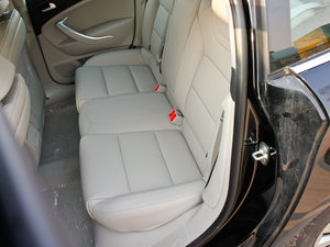 2013款2.0L 自动尊享版 后排座椅