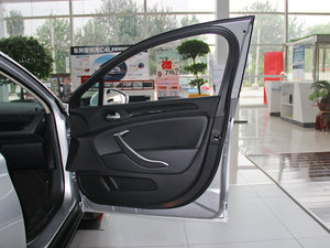 2013款2.3L 自动尊贵版 空间座椅