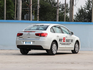 2013款1.6L 自动品享版 整体外观