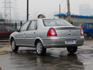 2013款1.6L 手动科技型天窗版 左后45度