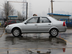 2013款1.6L 手动科技型天窗版 正侧（左）