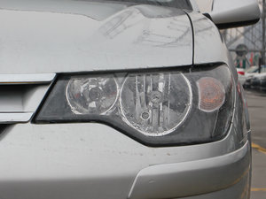2013款1.6L 手动科技型天窗版 大灯
