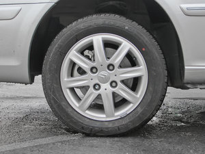 2013款1.6L 手动科技型天窗版 轮圈