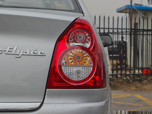 2013款1.6L 手动科技型天窗版 尾灯