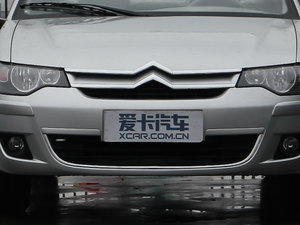 2013款1.6L 手动科技型天窗版 中网
