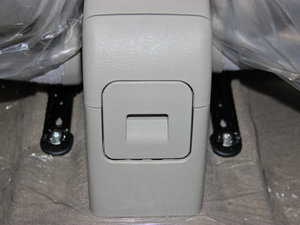 2013款1.6L 手动科技版 空间座椅