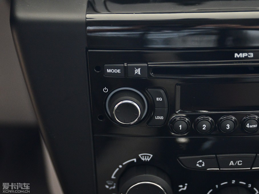 2013�����΃Ɏ� 1.6L �ԄӘ��а� 