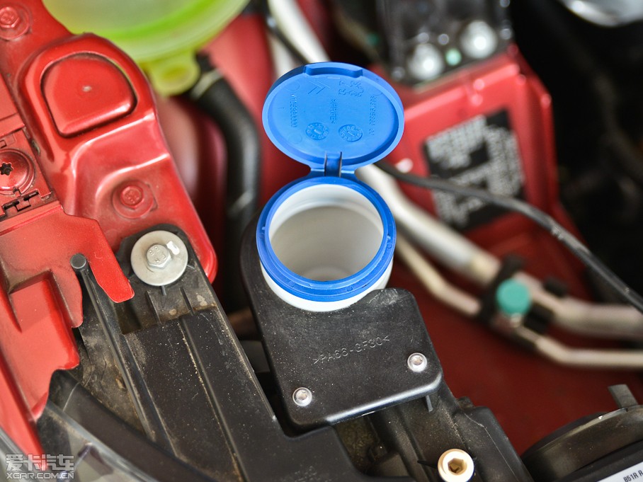 2013�����΃Ɏ� 1.6L �ԄӘ��а� 