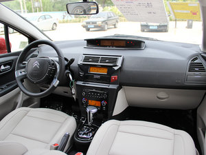 2013款1.6L 自动乐享版 空间座椅