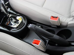 2013款1.6L 自动乐享版 驻车制动器
