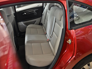 2013款1.6L 自动乐尚版  后排座椅