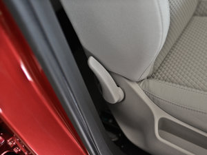 2013款1.6L 自动乐尚版  空间座椅