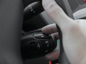 2014款1.6L 手动舒适版 中控区