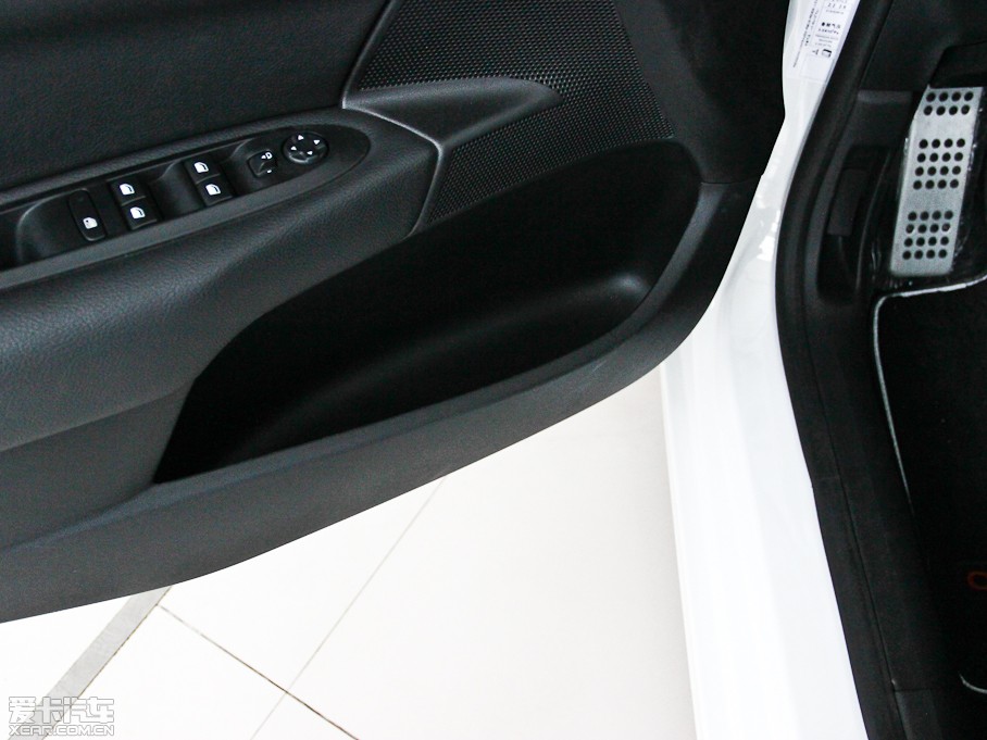 2014ѩFC4L  1.8L քӄ