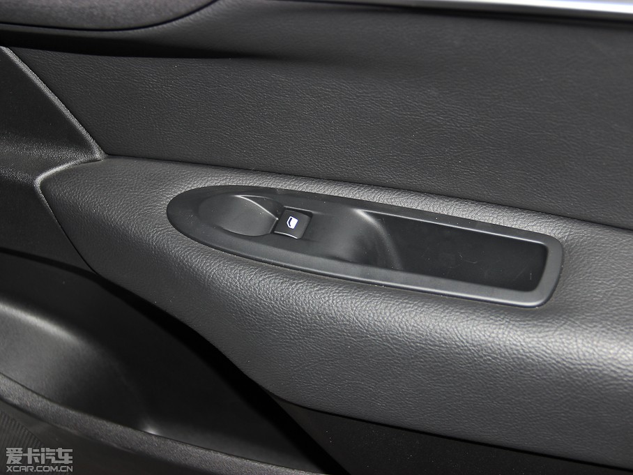 2014ѩFC4L  1.8L քӄ