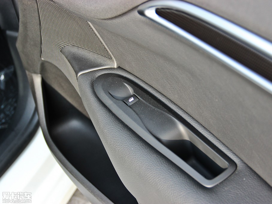 2014ѩFC4L  1.8L Ԅӄ