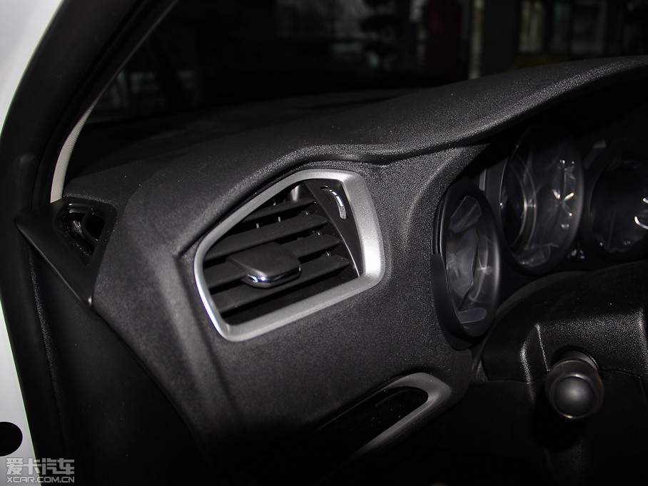 2014ѩFC4L  1.8L Ԅӄ