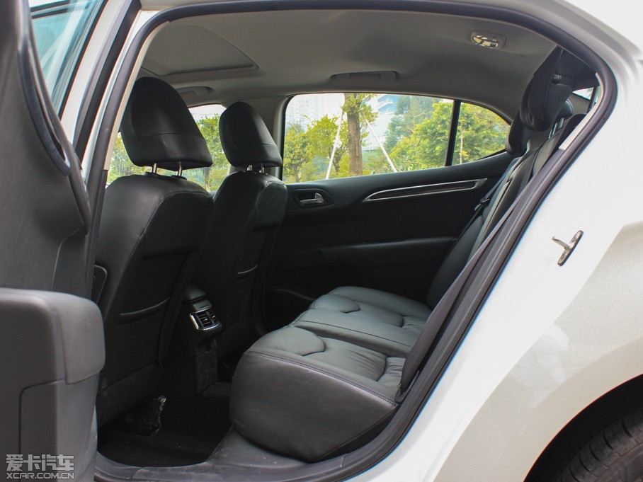 2014ѩFC4L ܇d 1.8L քӄ