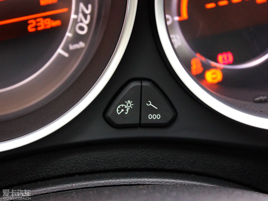 2014ѩFC4L ܇d 1.8L քӄ