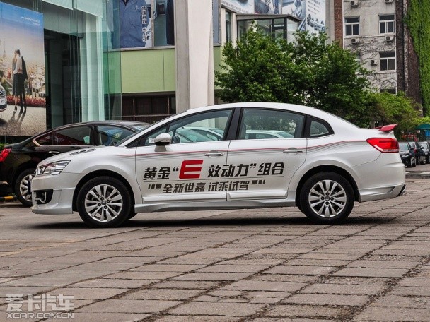 東風雪鐵龍2014款新世嘉三廂