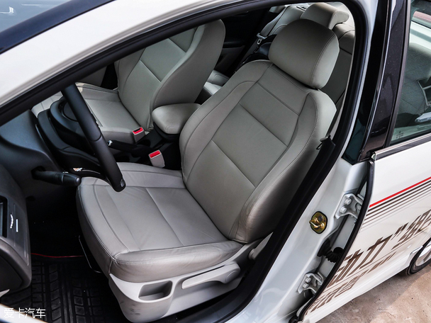 東風雪鐵龍2014款新世嘉三廂