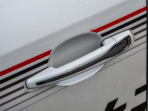 2014款1.6L VTS 自动品享版 主驾门拉手