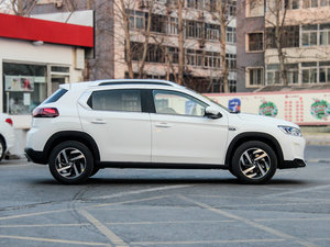 2015款1.6L 自动先锋型 整体外观