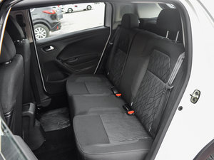 2015款1.6L 自动时尚型 后排座椅