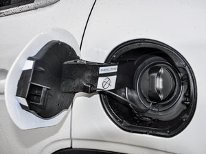 2015款1.6L 自动先锋型 油箱盖