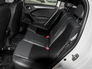 2015款1.6L 自动先锋型 空间座椅