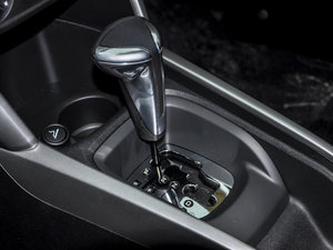 2015款1.6L 自动先锋型 中控区