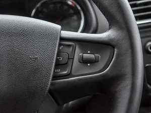 2015款1.6L 自动先锋型 中控区