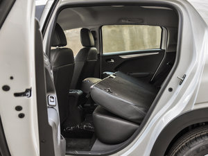 2015款1.6L 自动智能型 后排座椅放倒