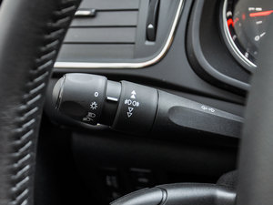 2015款1.6L 自动智能型 中控区