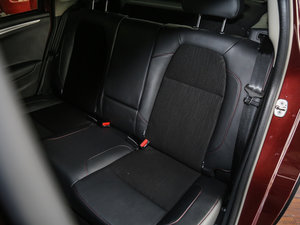 2015款1.6L 手动先锋型 空间座椅