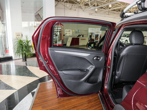 2015款1.6L 手动先锋型 空间座椅