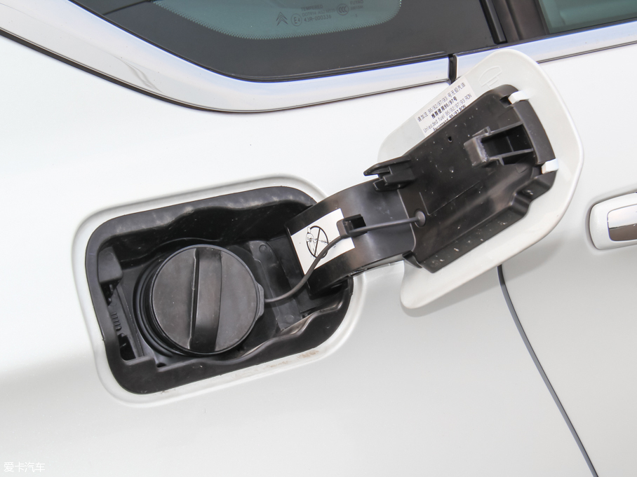 2016ѩFC5 1.8THP ԄӺA