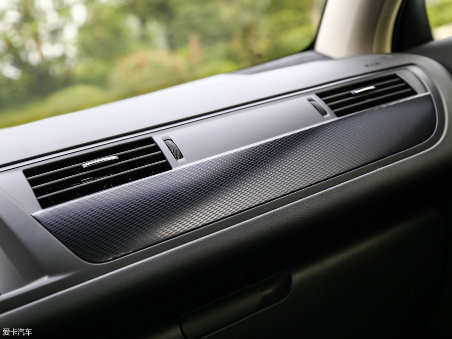 2016ѩFC5 1.8THP ԄӺA