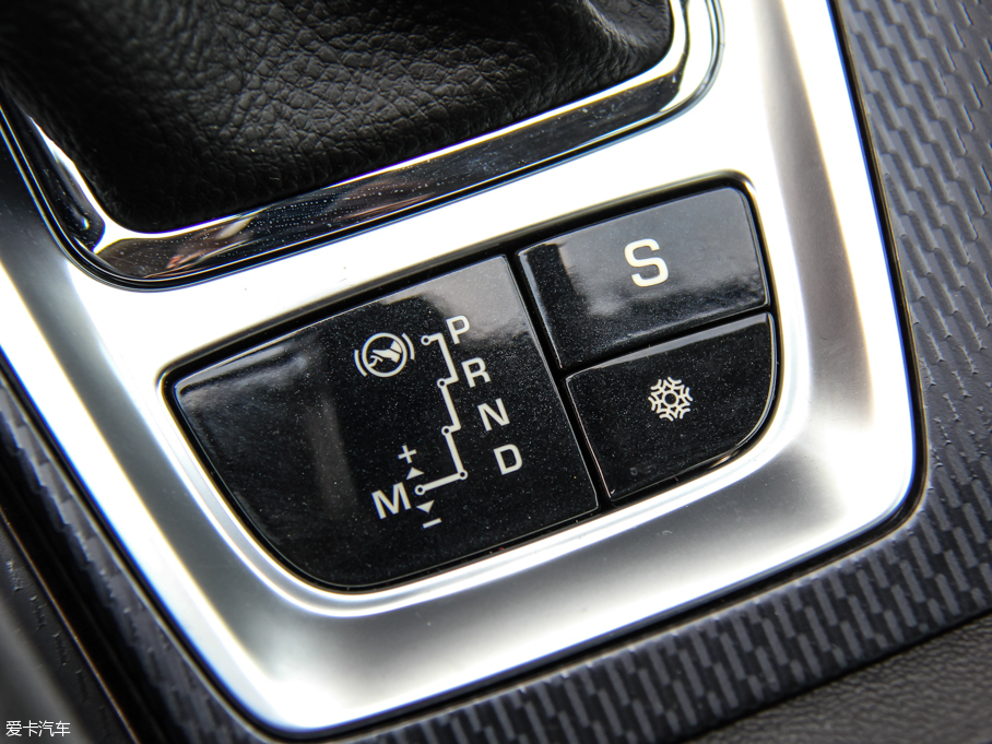 2016��ѩ�F��C5 1.8THP �ԄӺ��A��