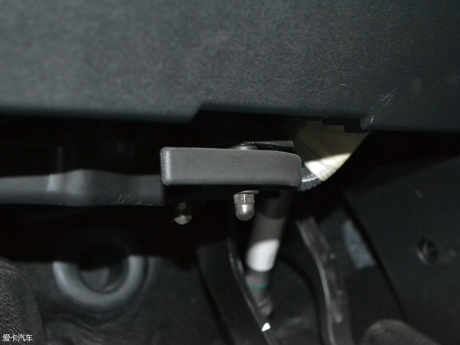 2017��ѩ�F��C3-XR 1.6L �Ԅ����h��