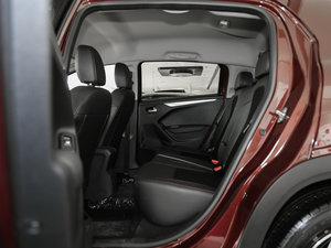 2017款1.6L 手动先锋型 后排空间