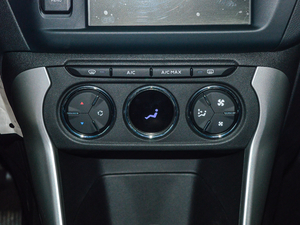 2017款1.6L 手动先锋型 音响调节