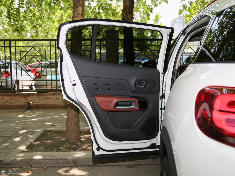 2017 C5 AIRCROSS 380THP Ş