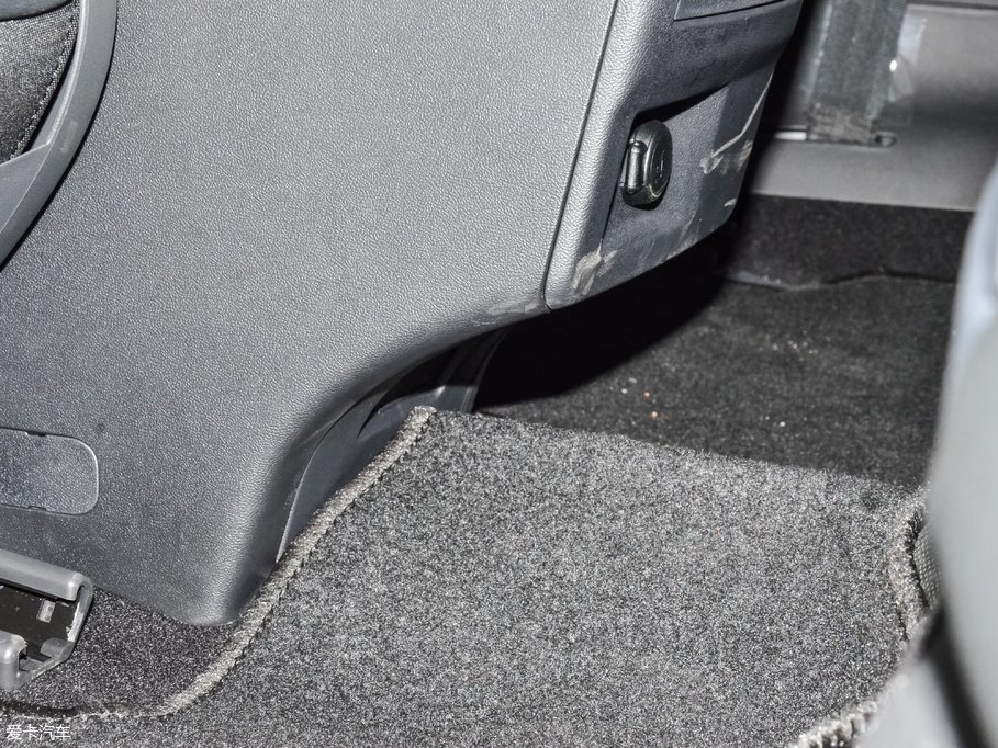 2017��ѩ�F��C5 350THP �ԄӺ��A��